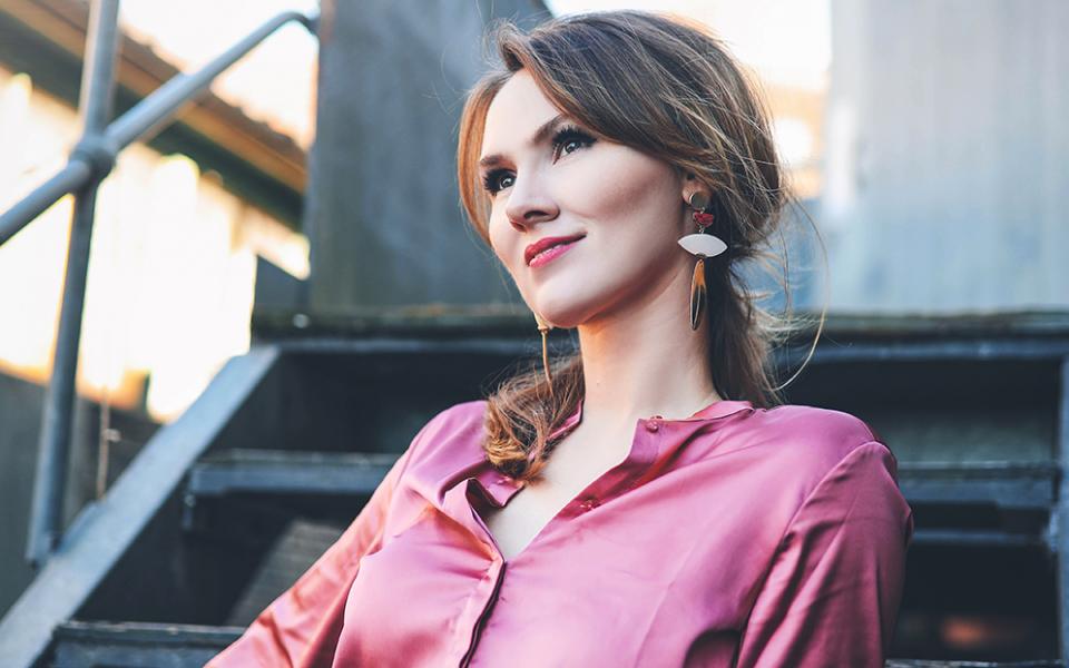 Photo of mezzo soprano Marta Fontanals-Simmons