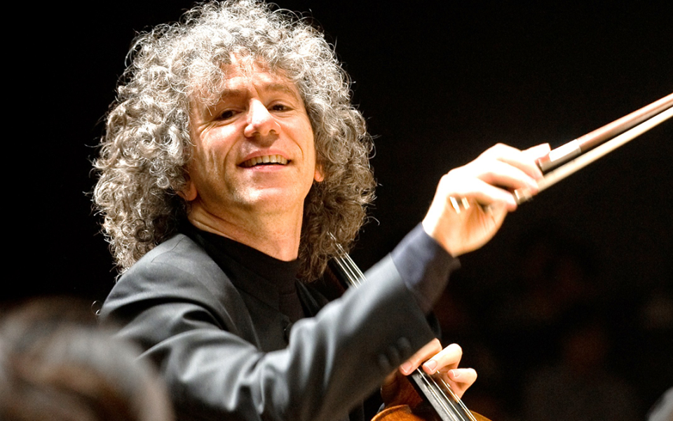 Isserlis Steven credit Satoshi Aoyagi Cellist Steven Isserlis in performance.