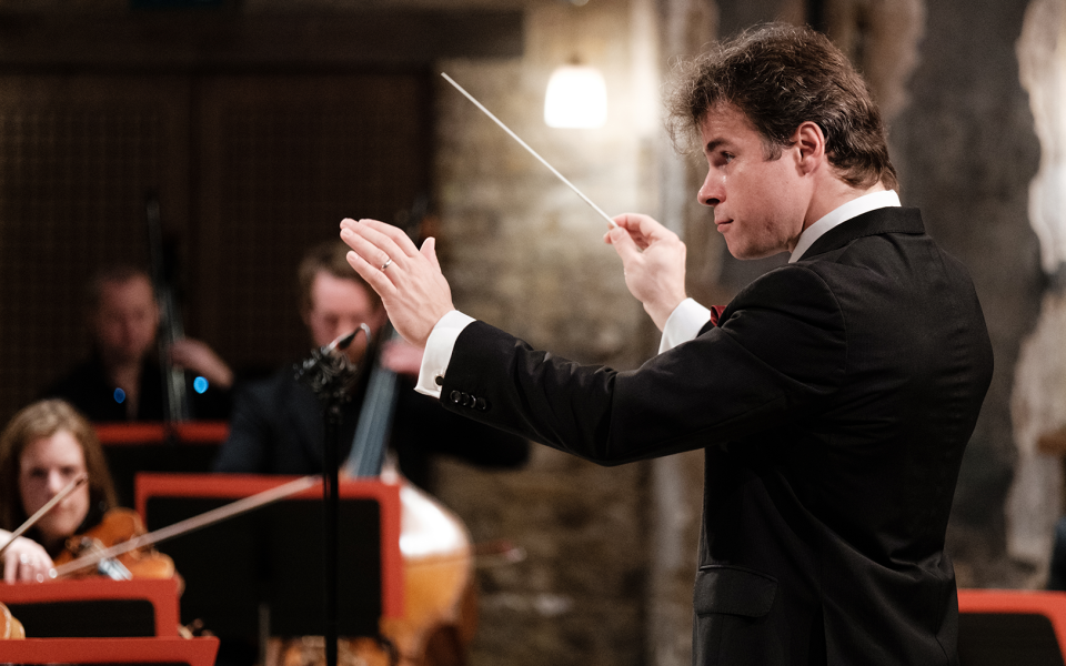 Jakub Hrůša conducting the Philharmonia Orchestra