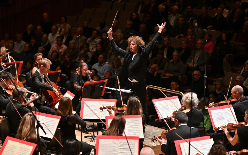 Santtu conducts the Philharmonia, both arms raised, at the Season Opening concert of our 2025/26 season